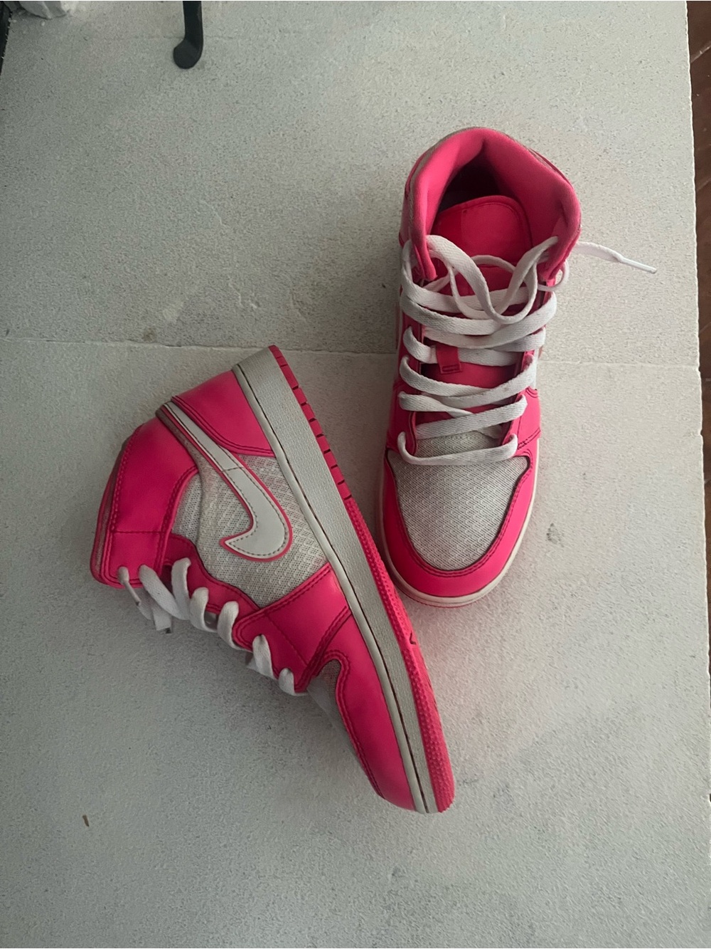 Jordan 1 Mid
Hyper Pink White (GS)
